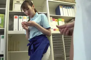 đánh bài với chị kế, nếu thua thì bị liếm cu